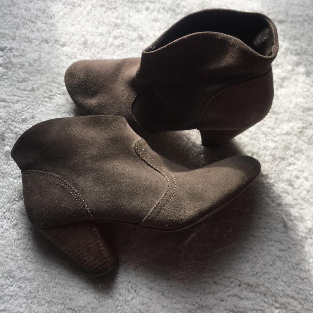 Steve Madden ankle booties